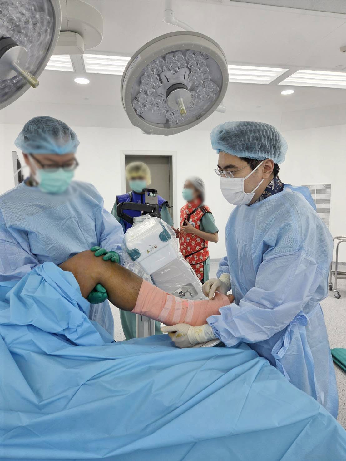 เจ็บข้อเท้าเรื้อรัง รักษาด้วยการผ่าตัดส่องกล้องข้อเท้า (Ankle Arthroscopy)